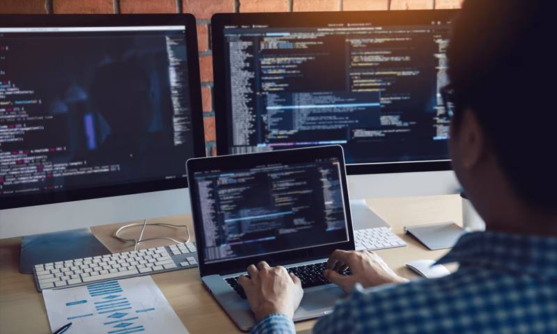数据科学选型:R与Python如何赋能且末县网站建设?